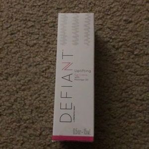 Perfectly Posh Defiant uplifting eye cream -nib